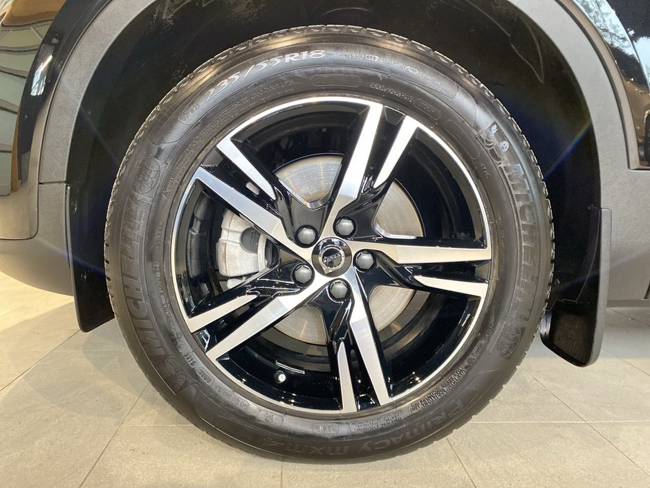 2025 Volvo XC40 B5 AWD Core Bright Theme-8