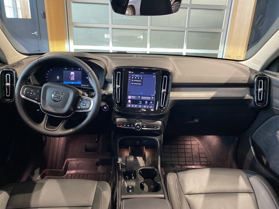 2025 Volvo XC40 B5 AWD Core Bright Theme-9