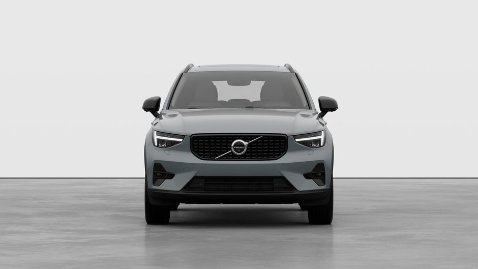 2026 Volvo XC40 Plus (Dark Theme)-4