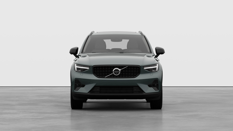 2026 Volvo XC40 Plus Dark Theme-4