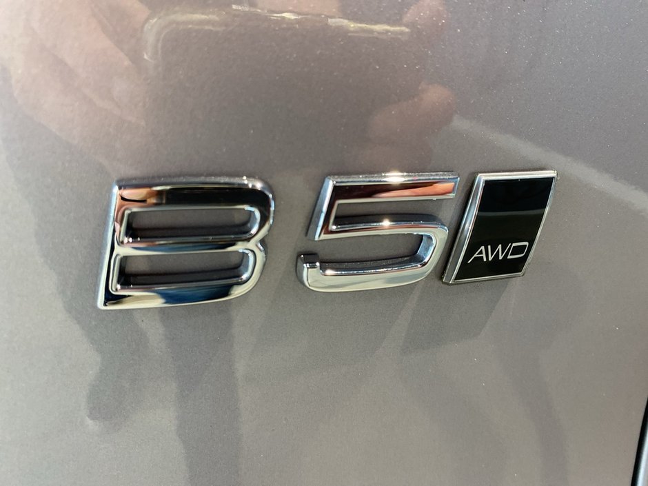 2026 Volvo XC40 B5 AWD Plus Dark Theme-25