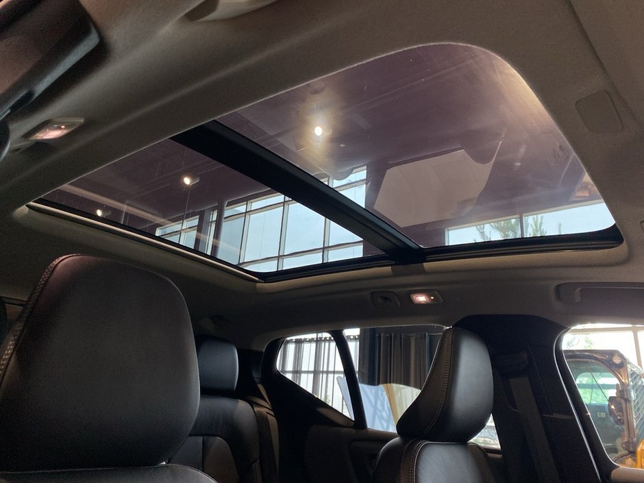 2026 Volvo XC40 B5 AWD Plus Dark Theme-24