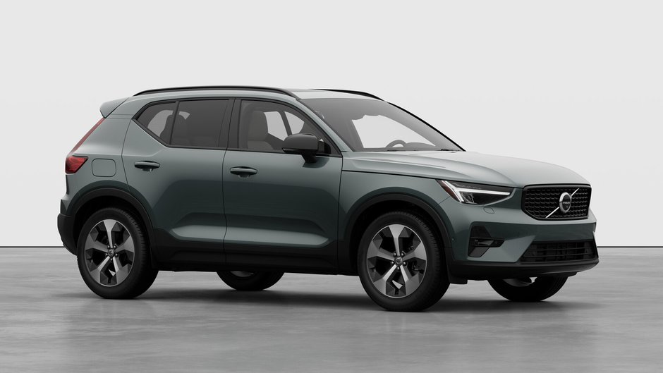 2026 Volvo XC40 Plus (Dark Theme)-2