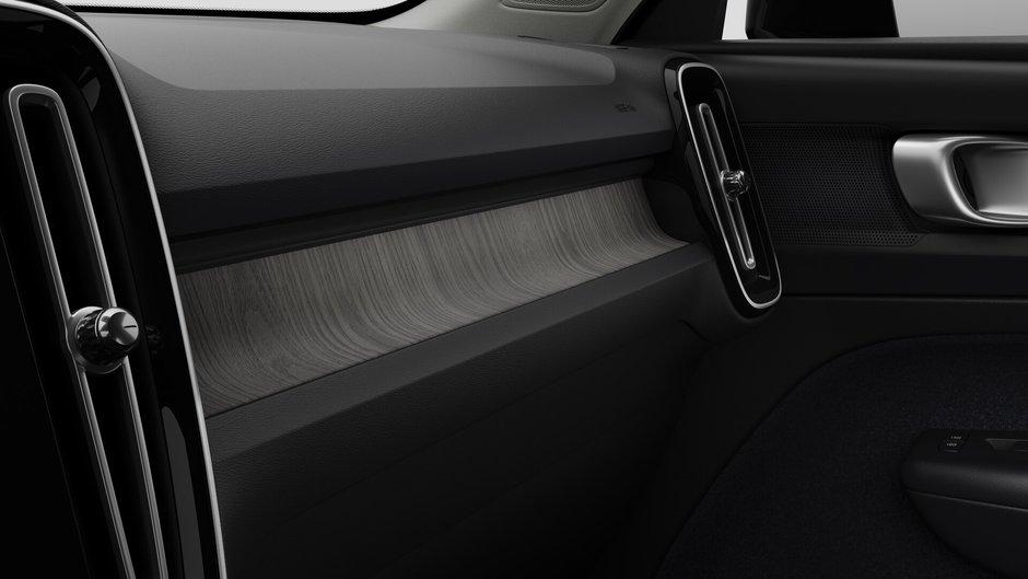 2026 Volvo XC40 Plus Dark Theme-8