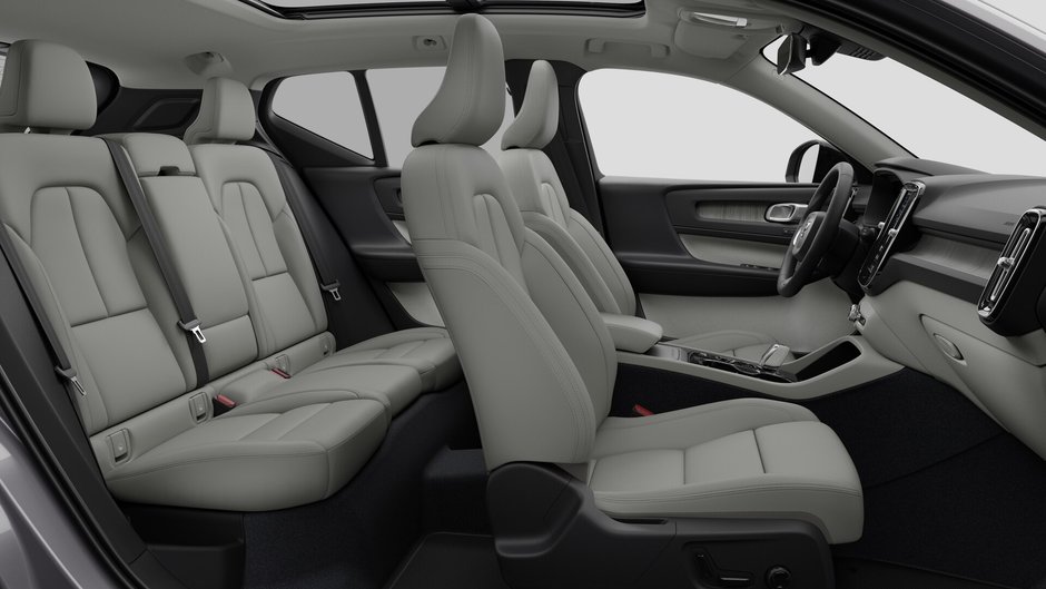2026 Volvo XC40 Plus Dark Theme-12
