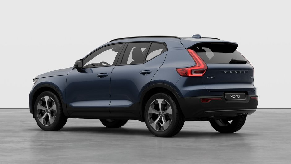 2026 Volvo XC40 Plus Dark Theme-1