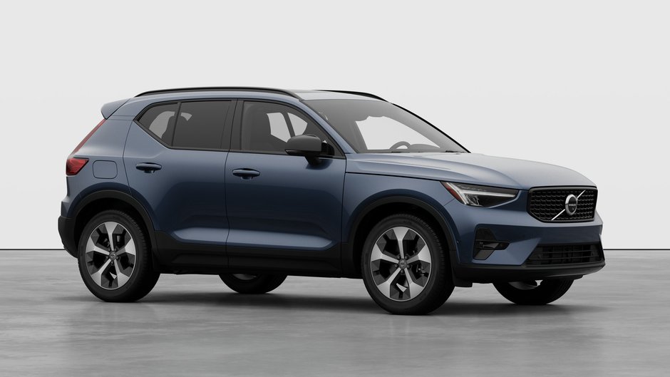 2026 Volvo XC40 Plus Dark Theme-2