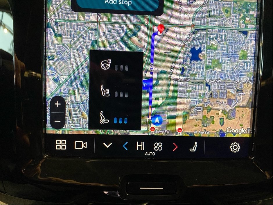 2025 Volvo XC60 Plug-In Hybrid T8 AWD Ultra Dark Theme-14