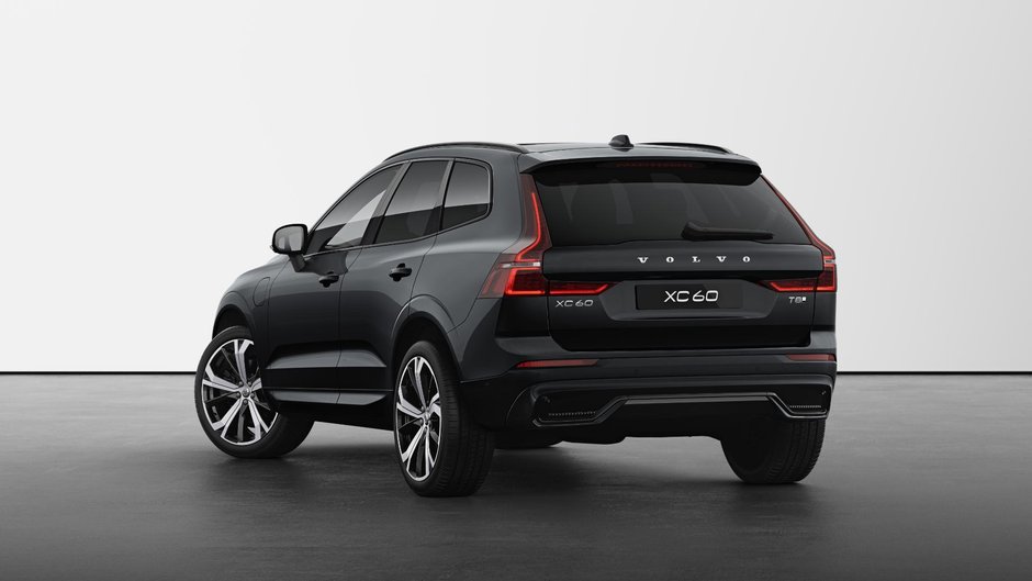 2025 Volvo XC60 Plug-In Hybrid Ultra Dark Theme-1