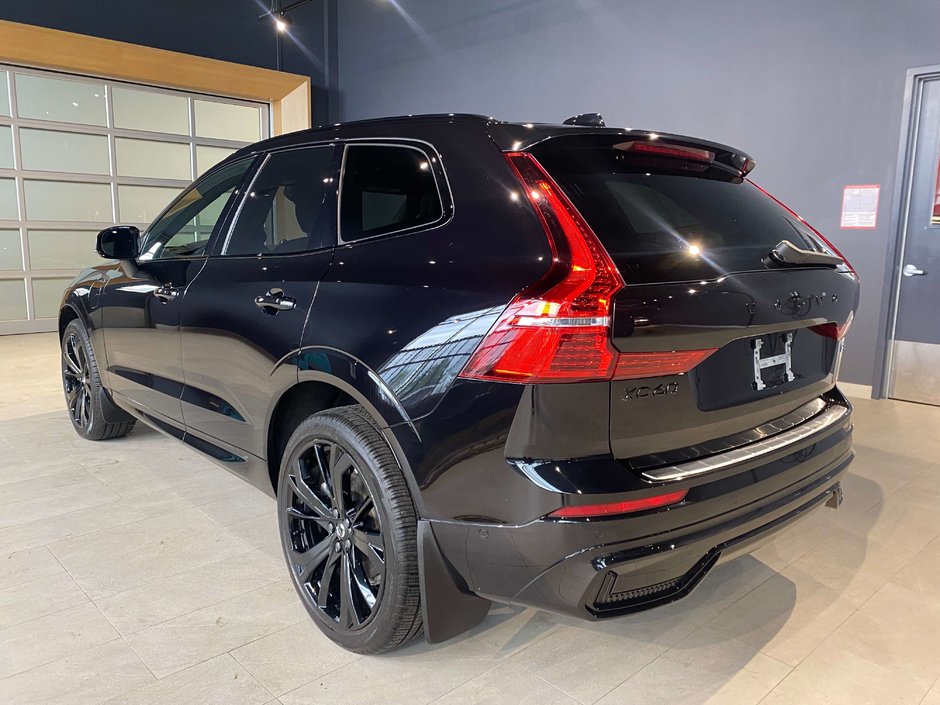 2025 Volvo XC60 Plug-In Hybrid T8 AWD Ultra Black Edition-2