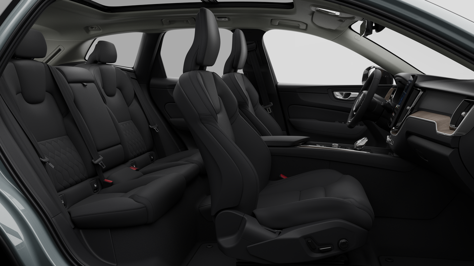 2026 Volvo XC60 Plug-In Hybrid Plus Dark Theme-12