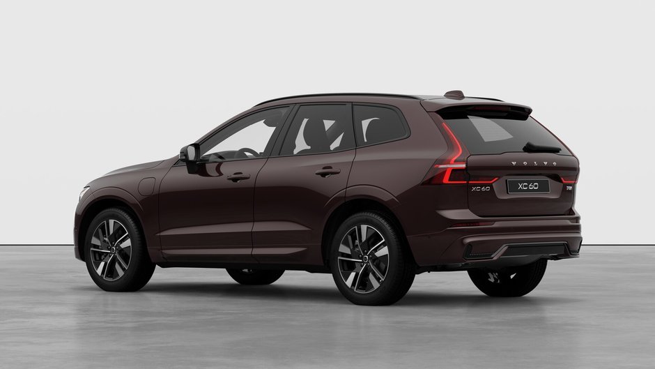 2026 Volvo XC60 Plug-In Hybrid Plus Dark Theme-1