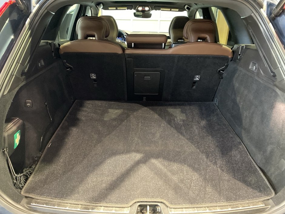 2024 Volvo XC60 Recharge T8 eAWD PHEV Ultimate Dark Theme-19