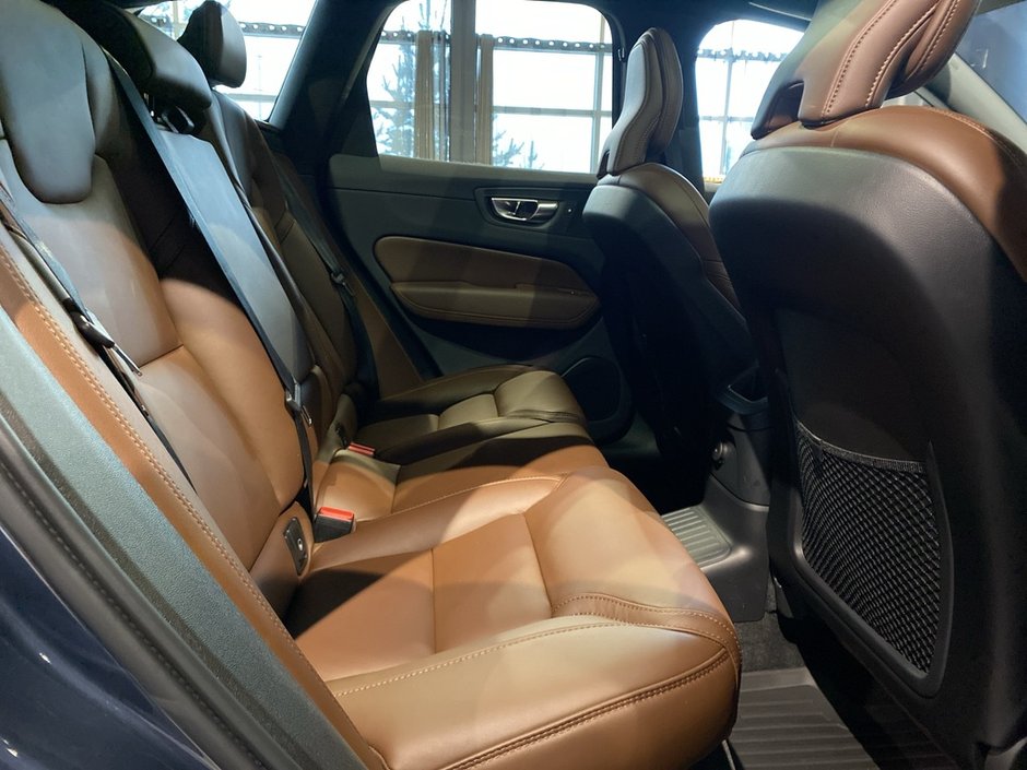 2024 Volvo XC60 Recharge T8 eAWD PHEV Ultimate Dark Theme-21