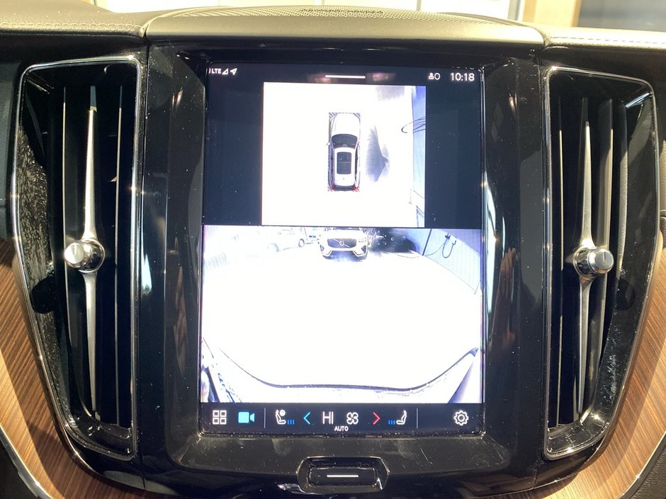 2024 Volvo XC60 Recharge T8 eAWD PHEV Ultimate Dark Theme-16