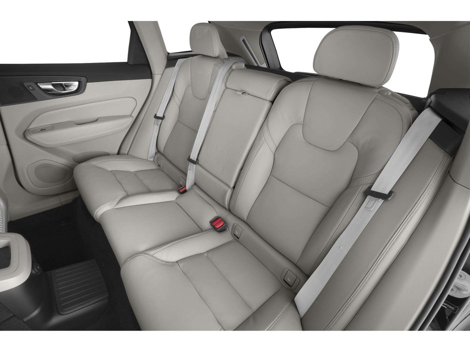 2024 Volvo XC60 Recharge T8 eAWD PHEV Ultimate Black Edition-7