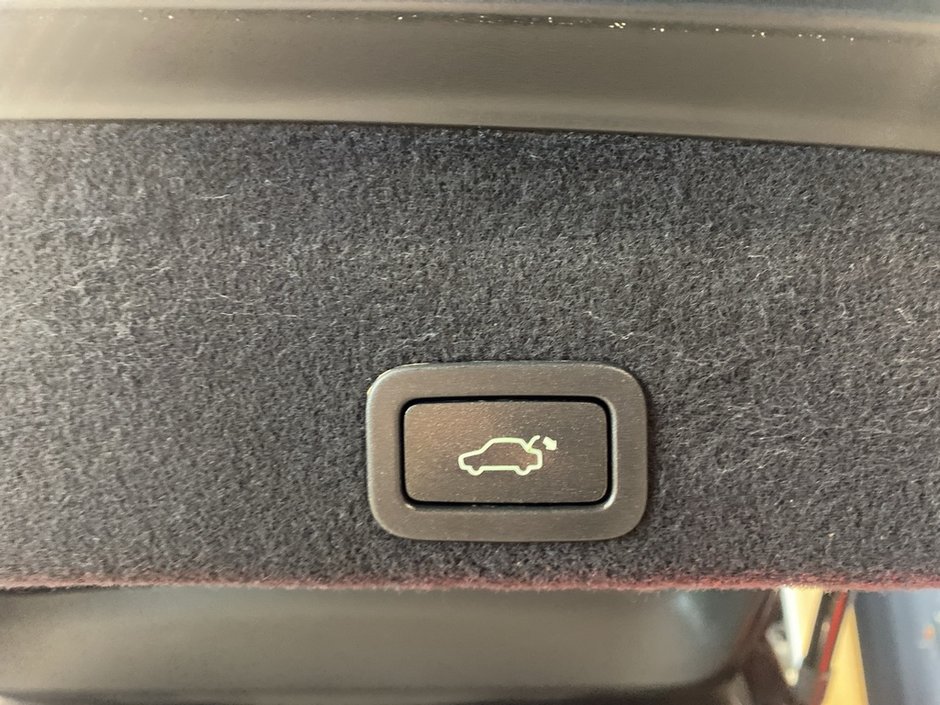 2017 Volvo XC60 T6 Drive-E AWD Premier-21