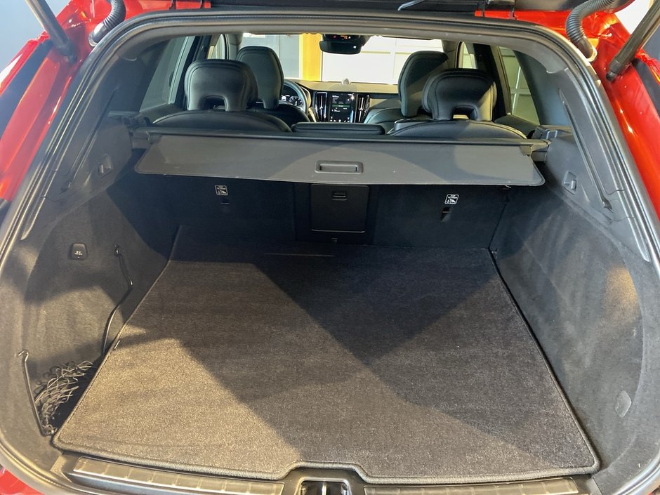 2020 Volvo XC60 T6 AWD R-Design-19
