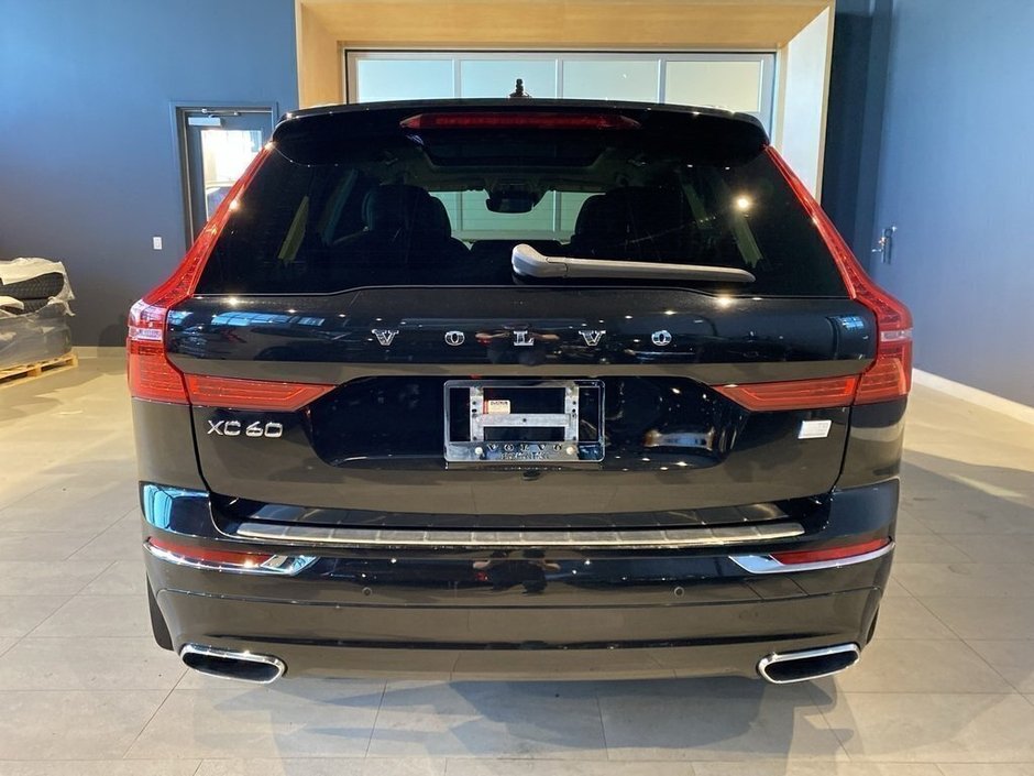 2021 Volvo XC60 T8 eAWD Inscription-3