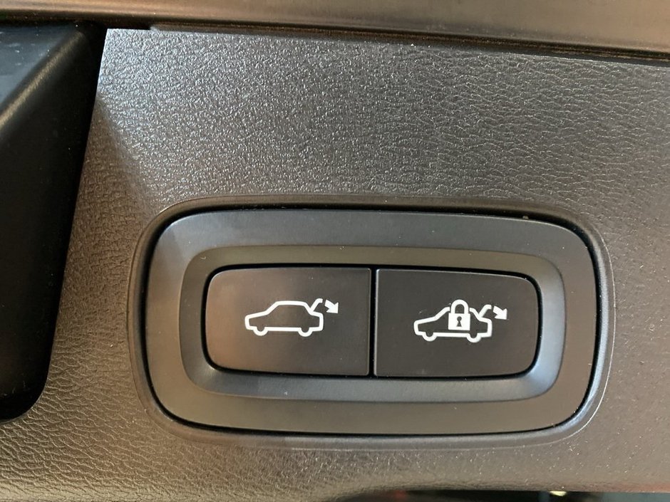 2021 Volvo XC60 T8 eAWD Inscription-21