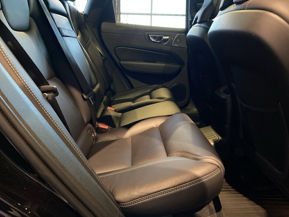 2021 Volvo XC60 T8 eAWD Inscription-22