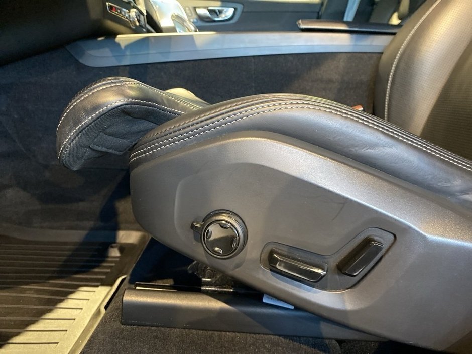 2021 Volvo XC60 T8 eAWD Inscription-13