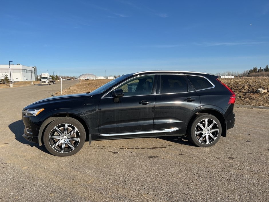 2021 Volvo XC60 T8 eAWD Inscription-1
