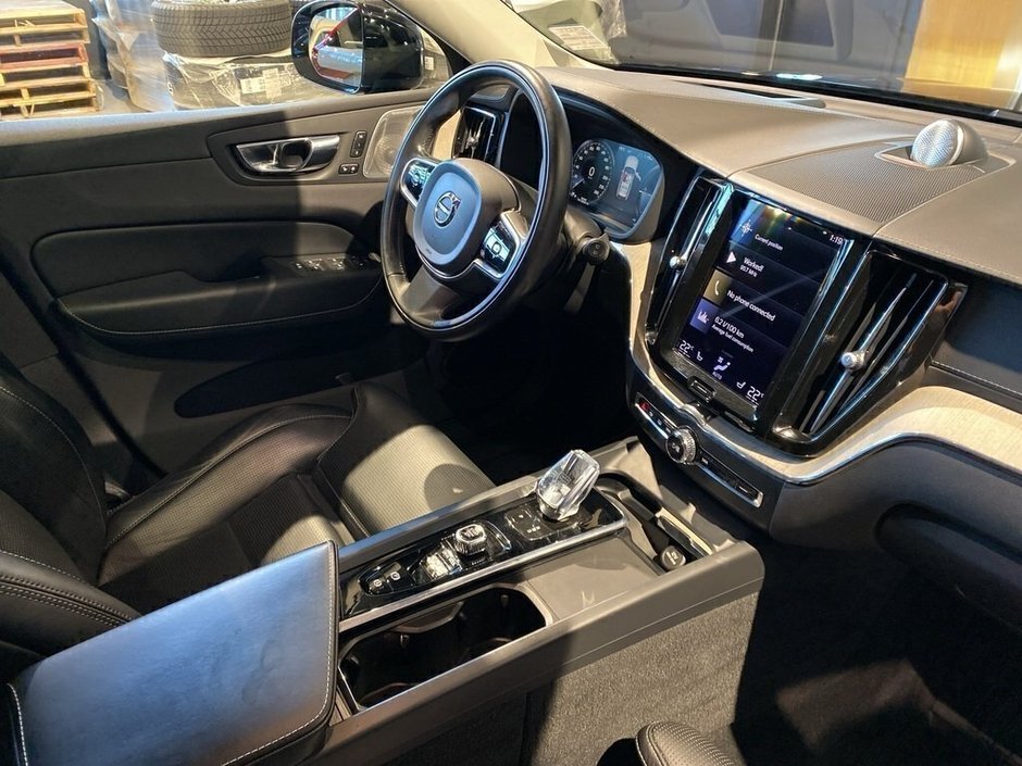 2021 Volvo XC60 T8 eAWD Inscription-24