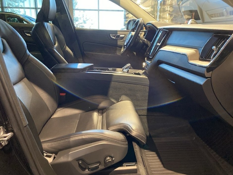 2021 Volvo XC60 T8 eAWD Inscription-23