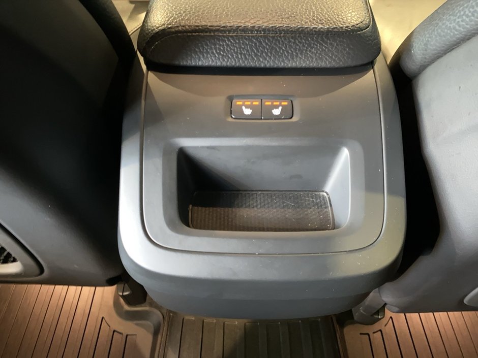 2021 Volvo XC60 T6 AWD Momentum-18