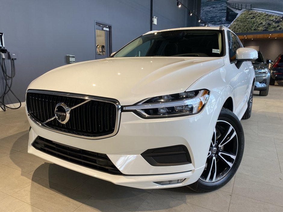 2021 Volvo XC60 T6 AWD Momentum-0