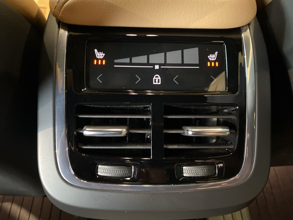 2022 Volvo XC60 B6 AWD Inscription-18