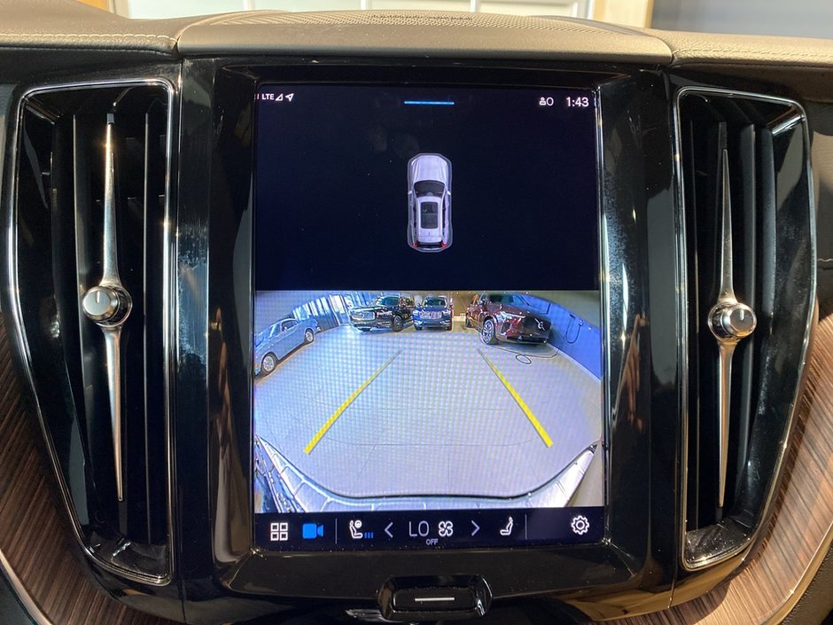 2022 Volvo XC60 B6 AWD Inscription-16