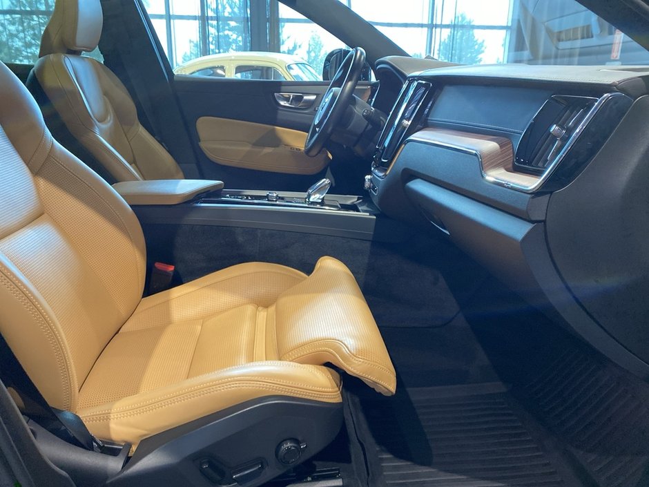 2022 Volvo XC60 B6 AWD Inscription-22