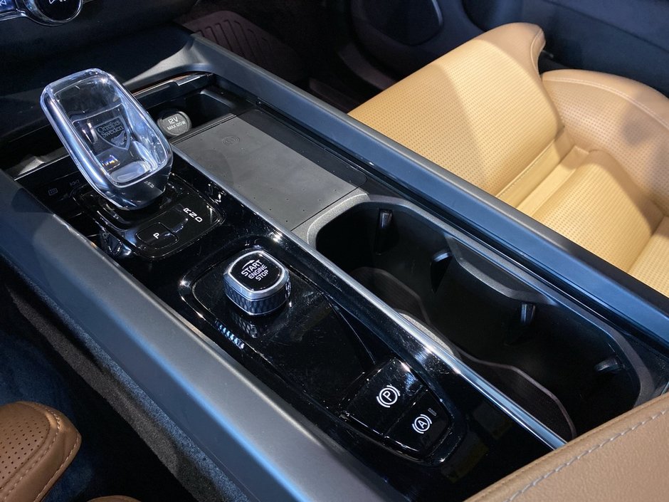 2022 Volvo XC60 B6 AWD Inscription-12