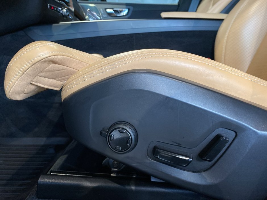 2022 Volvo XC60 B6 AWD Inscription-13