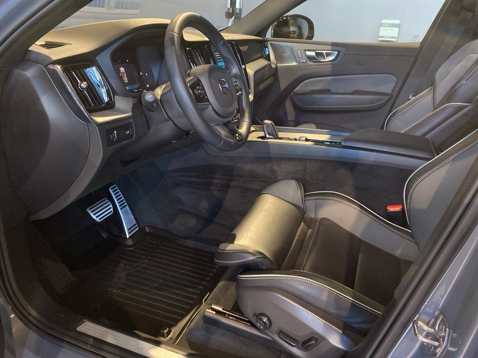 2022 Volvo XC60 B6 AWD R-Design-9