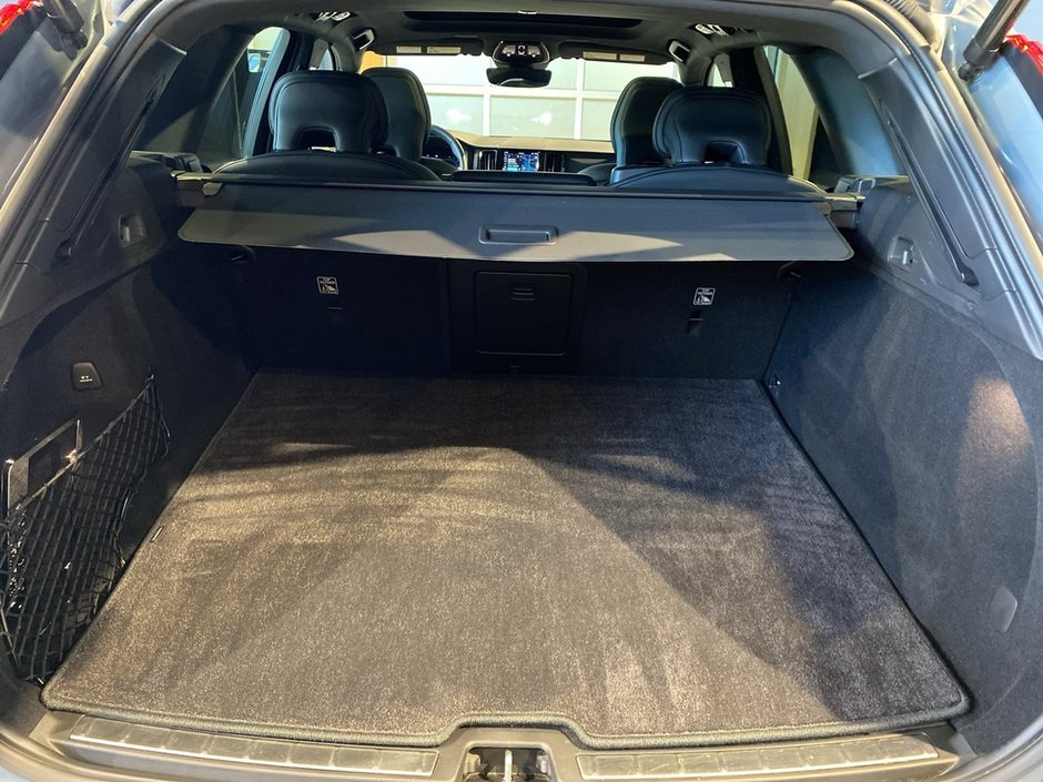 2022 Volvo XC60 B6 AWD R-Design-19