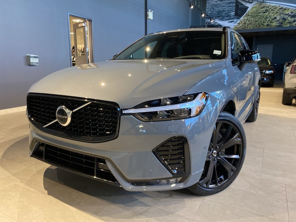 2022 Volvo XC60 B6 AWD R-Design-0