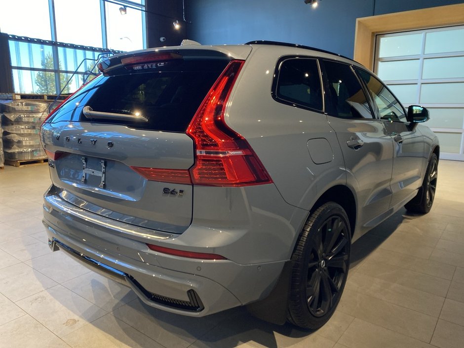 2022 Volvo XC60 B6 AWD R-Design-4