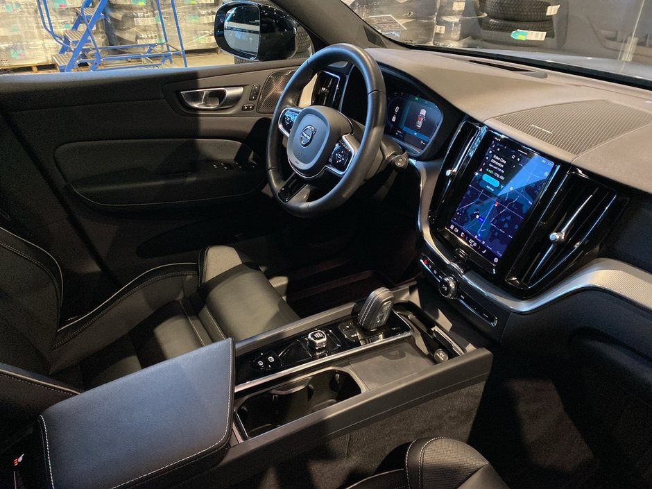 2022 Volvo XC60 B6 AWD R-Design-23