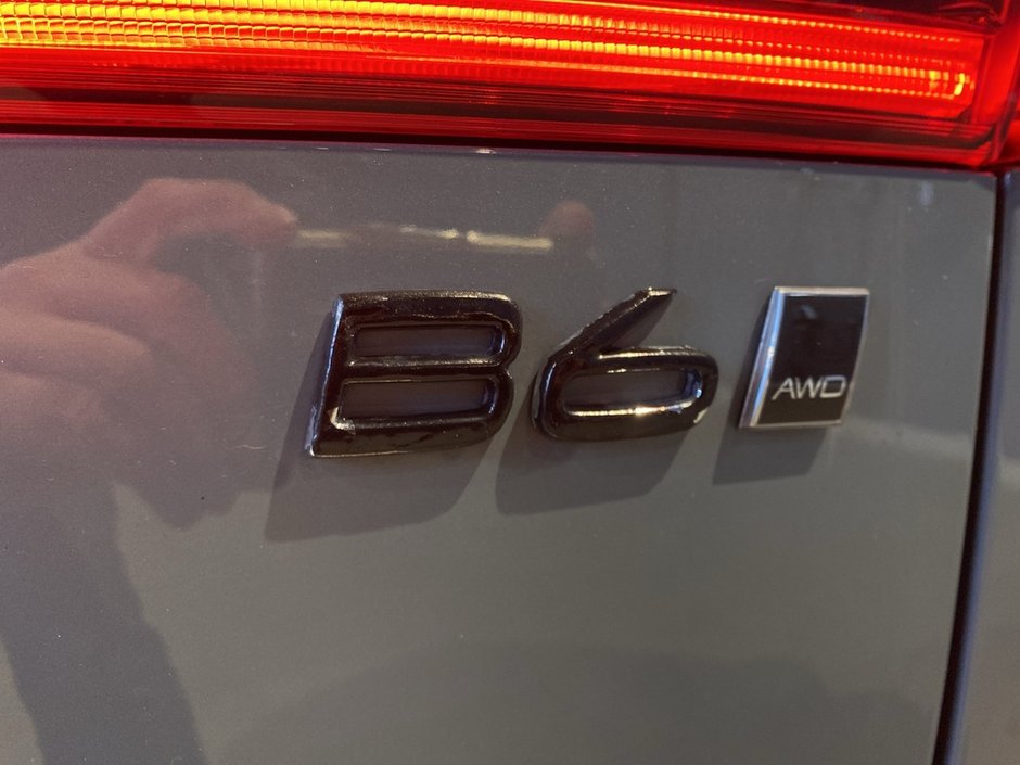 2022 Volvo XC60 B6 AWD R-Design-26