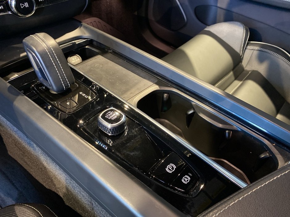 2022 Volvo XC60 B6 AWD R-Design-12