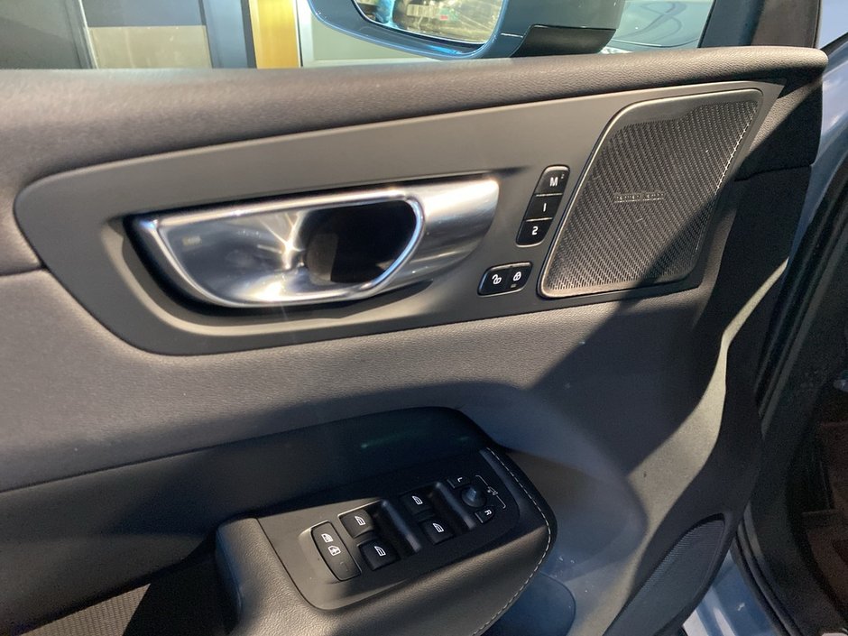 2022 Volvo XC60 B6 AWD Inscription-11