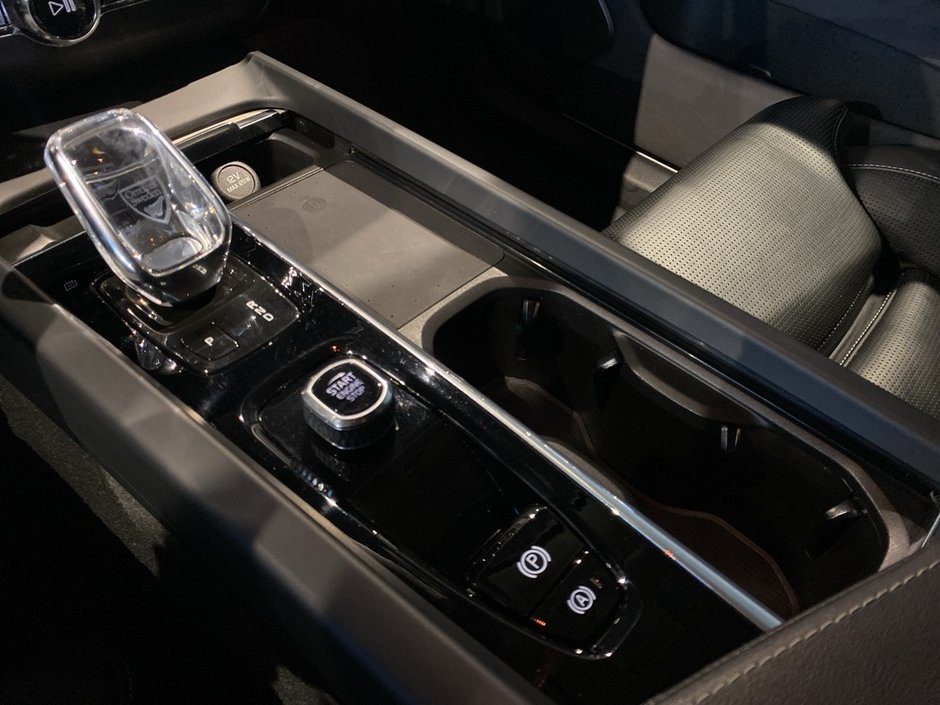 2022 Volvo XC60 B6 AWD Inscription-13