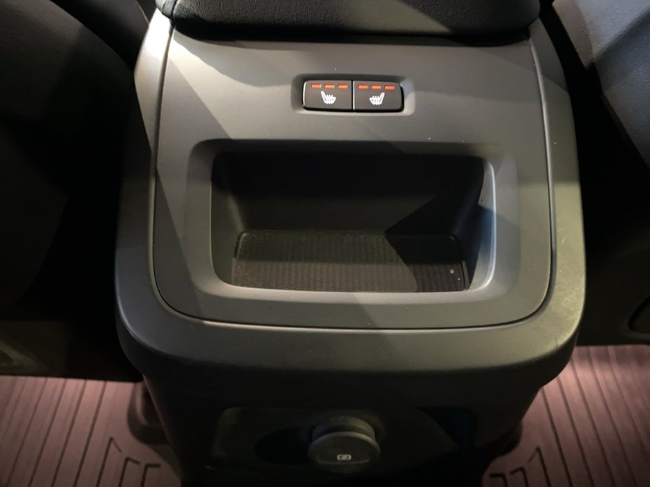 2022 Volvo XC60 Recharge R-Design-18