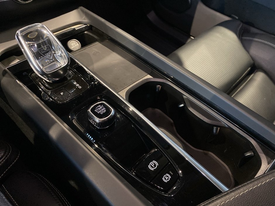 2022 Volvo XC60 B6 AWD Inscription-12