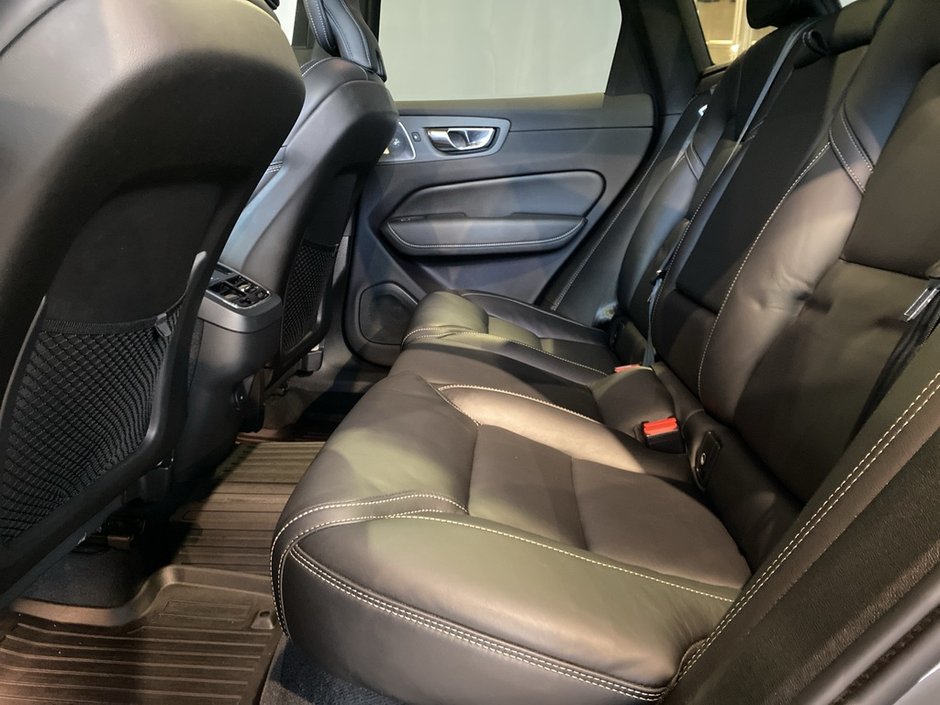 2022 Volvo XC60 B6 AWD Inscription-18