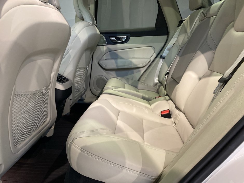 2022 Volvo XC60 B6 AWD Inscription-18