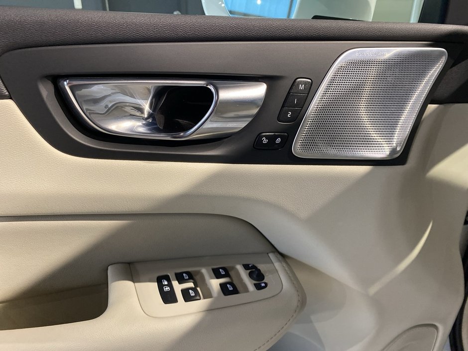 2022 Volvo XC60 B6 AWD Inscription-11